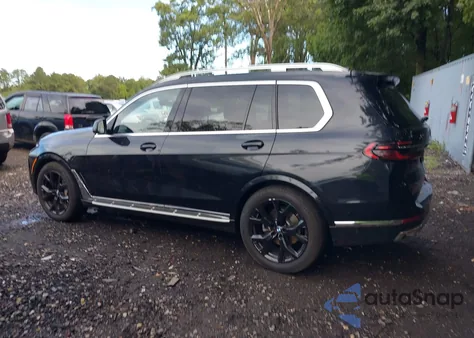 2025 BMW X7 xDrive40I z USA, uszkodzony, nr VIN 5UX23EM05S9Z25748